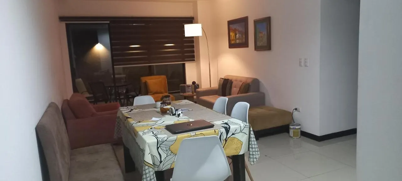 Apartamento Departamento Excelente Ubicacion Con Parqueo Cuenca