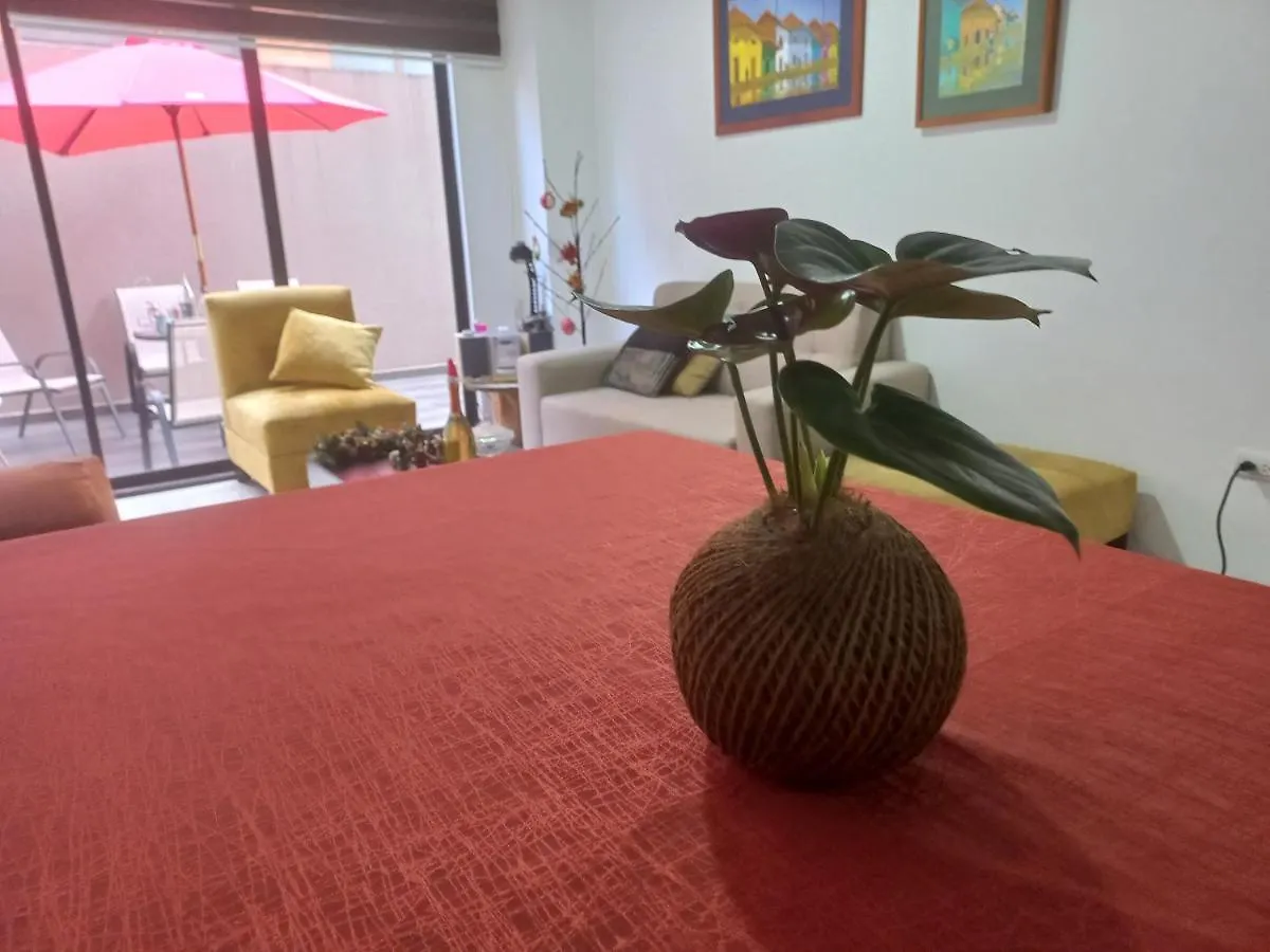 Departamento Excelente Ubicacion Con Parqueo Διαμέρισμα Κουένκα