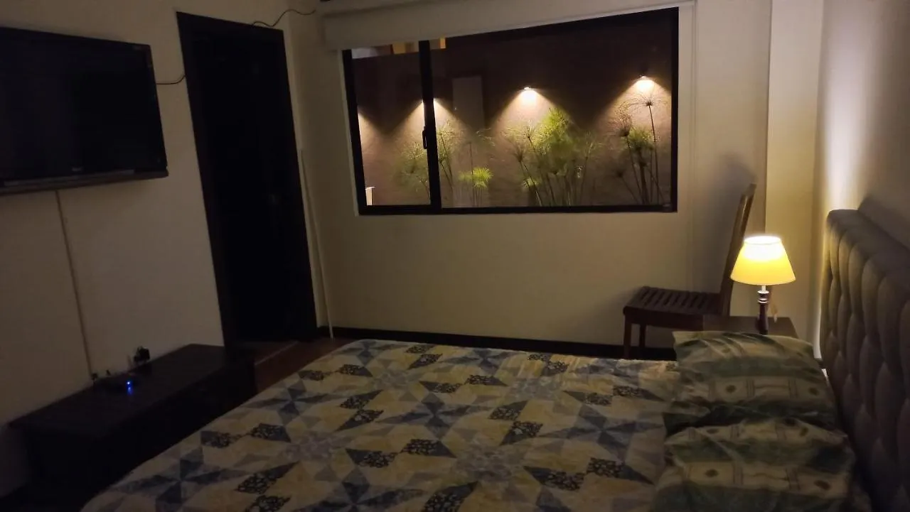 Departamento Excelente Ubicacion Con Parqueo Apartment Cuenca 0*,